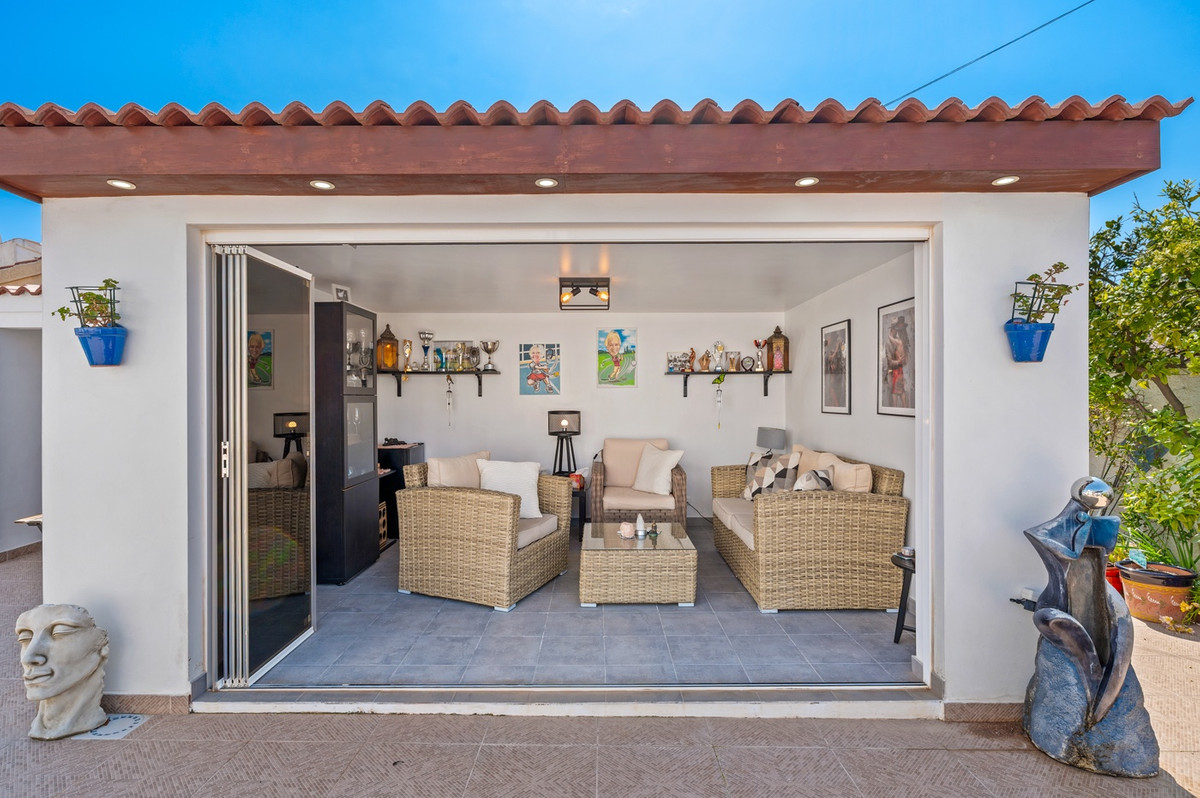 For sale - 3 Bedroom 3 Bathroom House - Detached Villa in Rojales - Rojales Centro  - Alicante