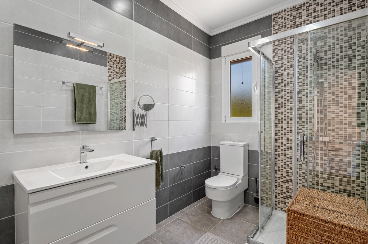 For sale - 3 Bedroom 3 Bathroom House - Detached Villa in Rojales - Rojales Centro  - Alicante