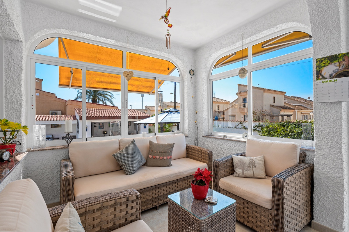 For sale - 3 Bedroom 3 Bathroom House - Detached Villa in Rojales - Rojales Centro  - Alicante