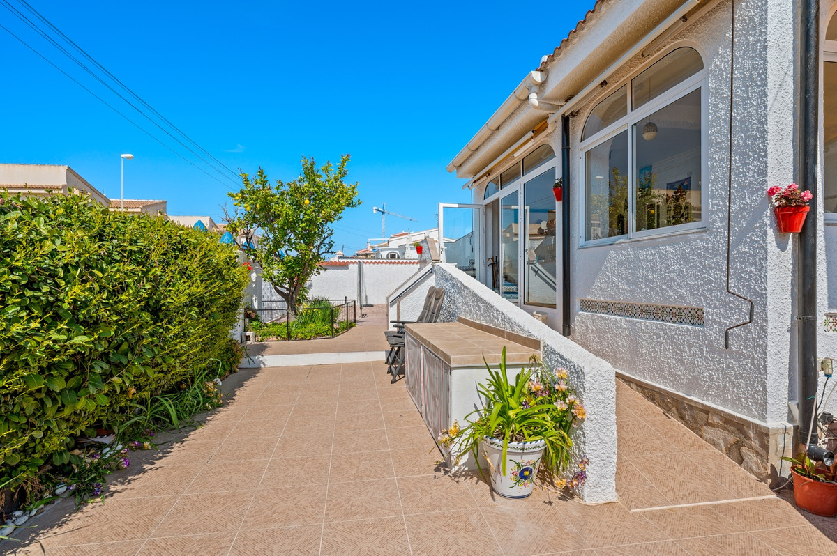 For sale - 3 Bedroom 3 Bathroom House - Detached Villa in Rojales - Rojales Centro  - Alicante