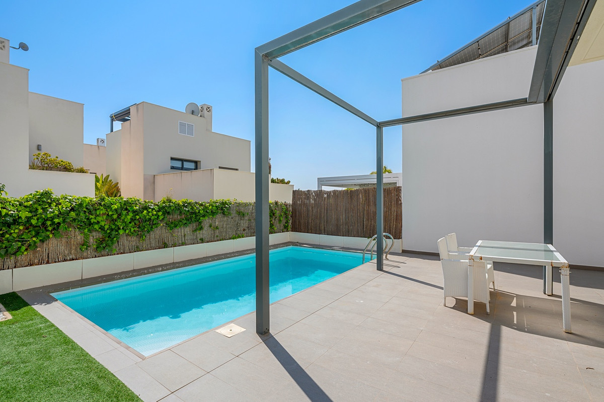 For sale - 2 Bedroom 2 Bathroom House - Detached Villa in Rojales - Ciudad Quesada  - Alicante