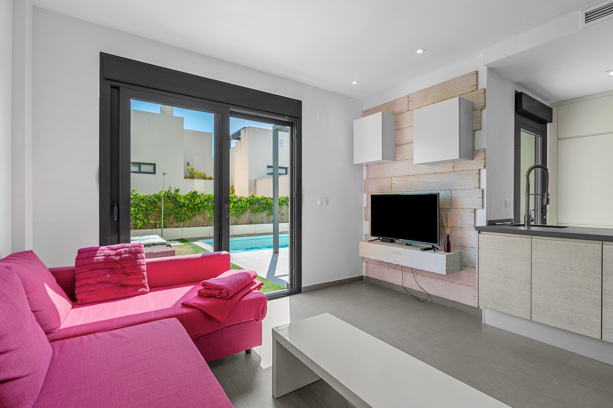For sale - 2 Bedroom 2 Bathroom House - Detached Villa in Rojales - Ciudad Quesada  - Alicante