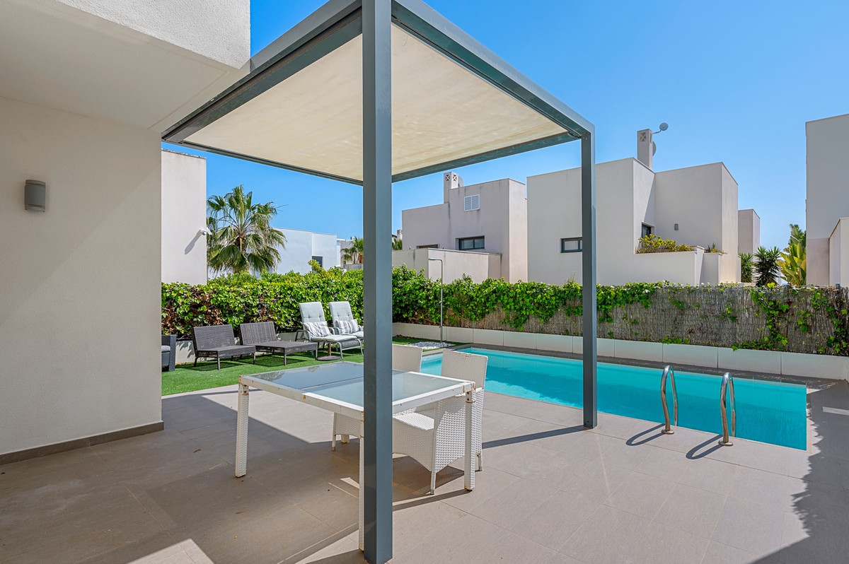 For sale - 2 Bedroom 2 Bathroom House - Detached Villa in Rojales - Ciudad Quesada  - Alicante
