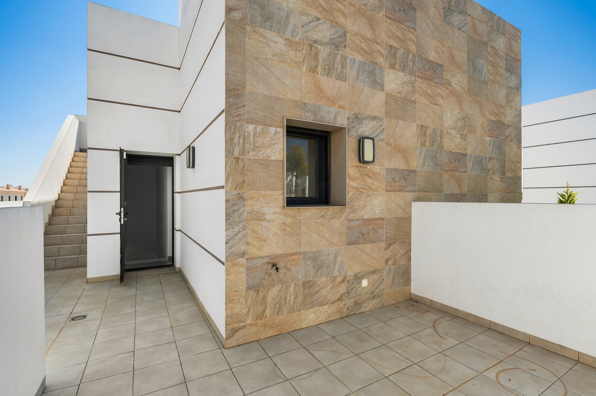 For sale - 3 Bedroom 3 Bathroom House - Detached Villa in Rojales - Ciudad Quesada  - Alicante