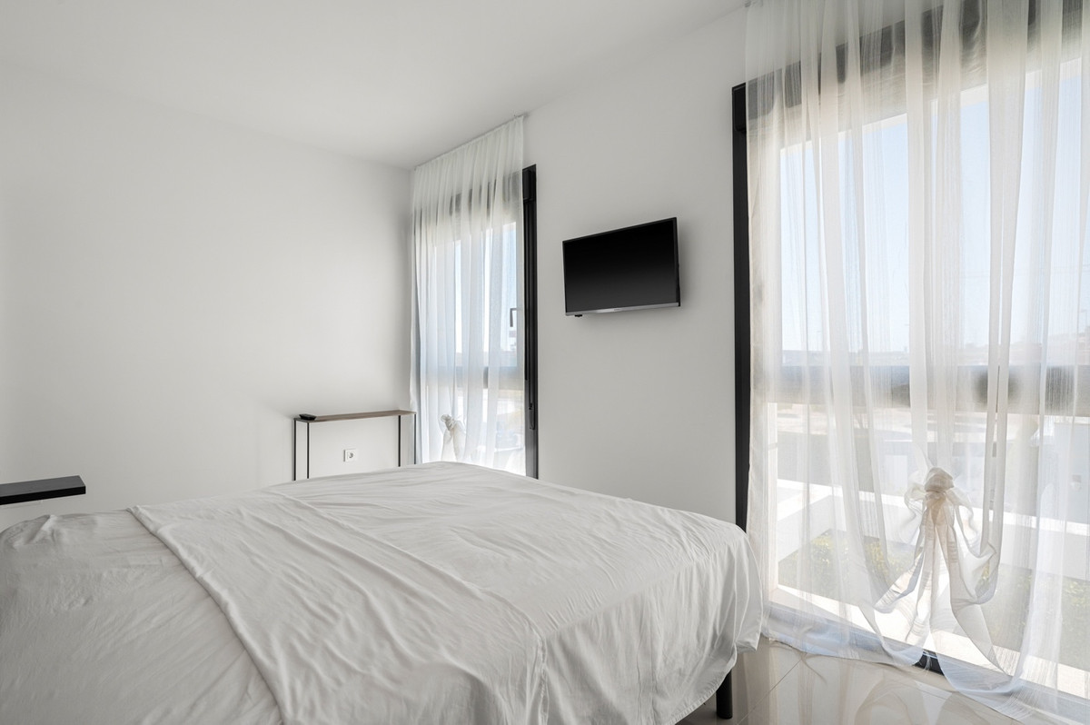 For sale - 3 Bedroom 3 Bathroom House - Detached Villa in Rojales - Ciudad Quesada  - Alicante