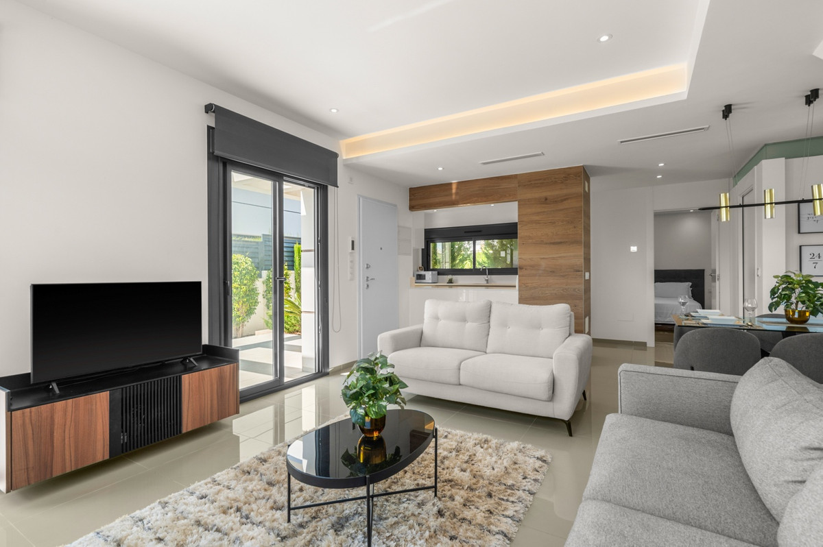 For sale - 3 Bedroom 3 Bathroom House - Detached Villa in Rojales - Ciudad Quesada  - Alicante