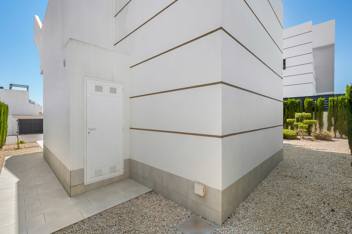 For sale - 3 Bedroom 3 Bathroom House - Detached Villa in Rojales - Ciudad Quesada  - Alicante