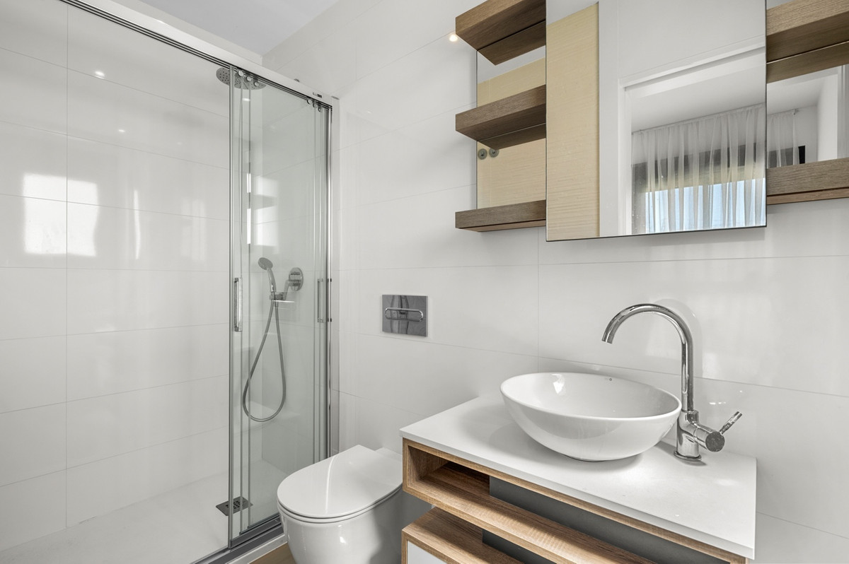 For sale - 3 Bedroom 3 Bathroom House - Detached Villa in Rojales - Ciudad Quesada  - Alicante
