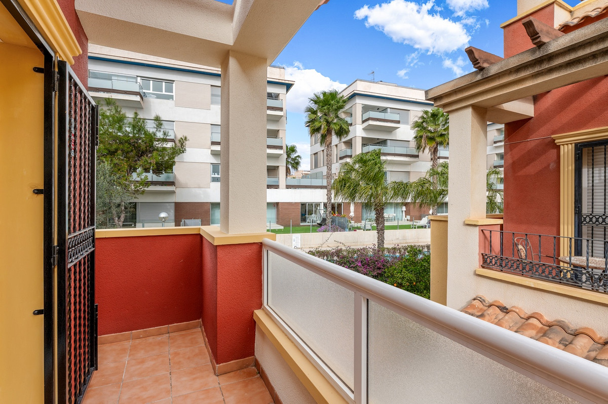 For sale - 3 Bedroom 2 Bathroom House - Townhouse in Orihuela - Villamartin  - Alicante