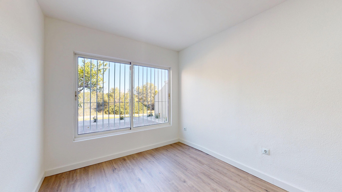 For sale - 2 Bedroom 1 Bathroom House - Bungalow in Orihuela - Villamartin  - Alicante
