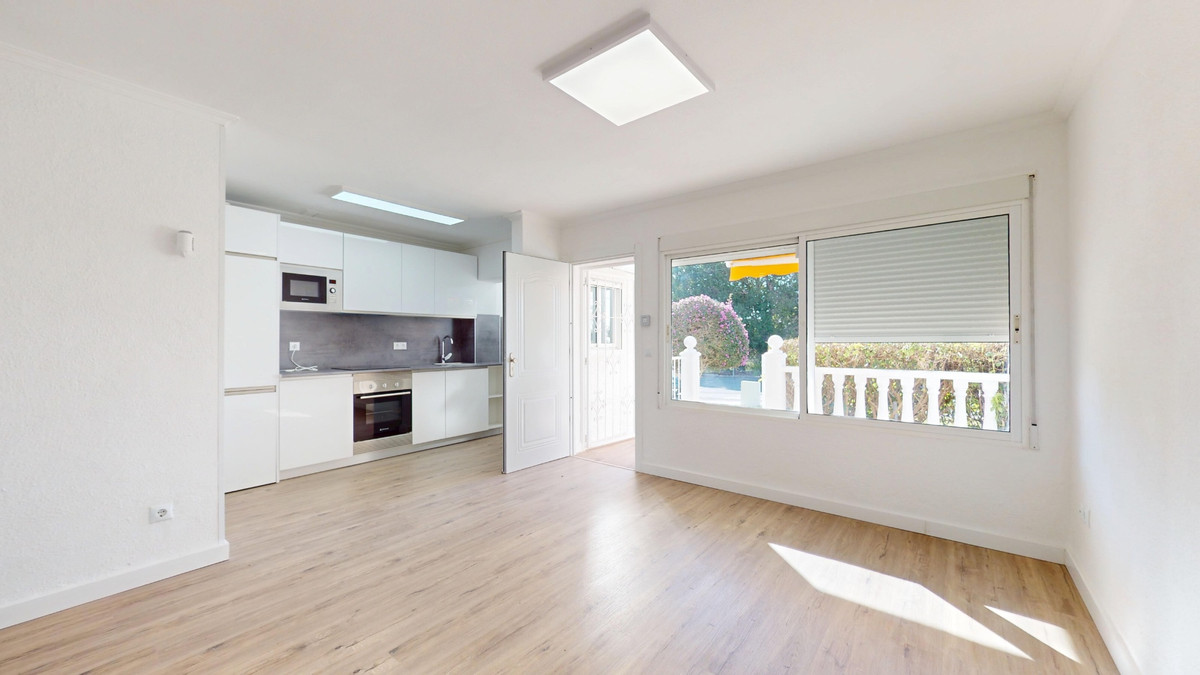 For sale - 2 Bedroom 1 Bathroom House - Bungalow in Orihuela - Villamartin  - Alicante