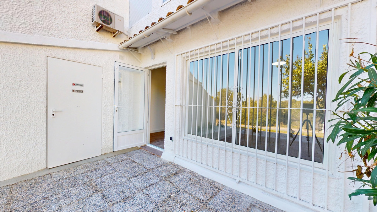 For sale - 2 Bedroom 1 Bathroom House - Bungalow in Orihuela - Villamartin  - Alicante