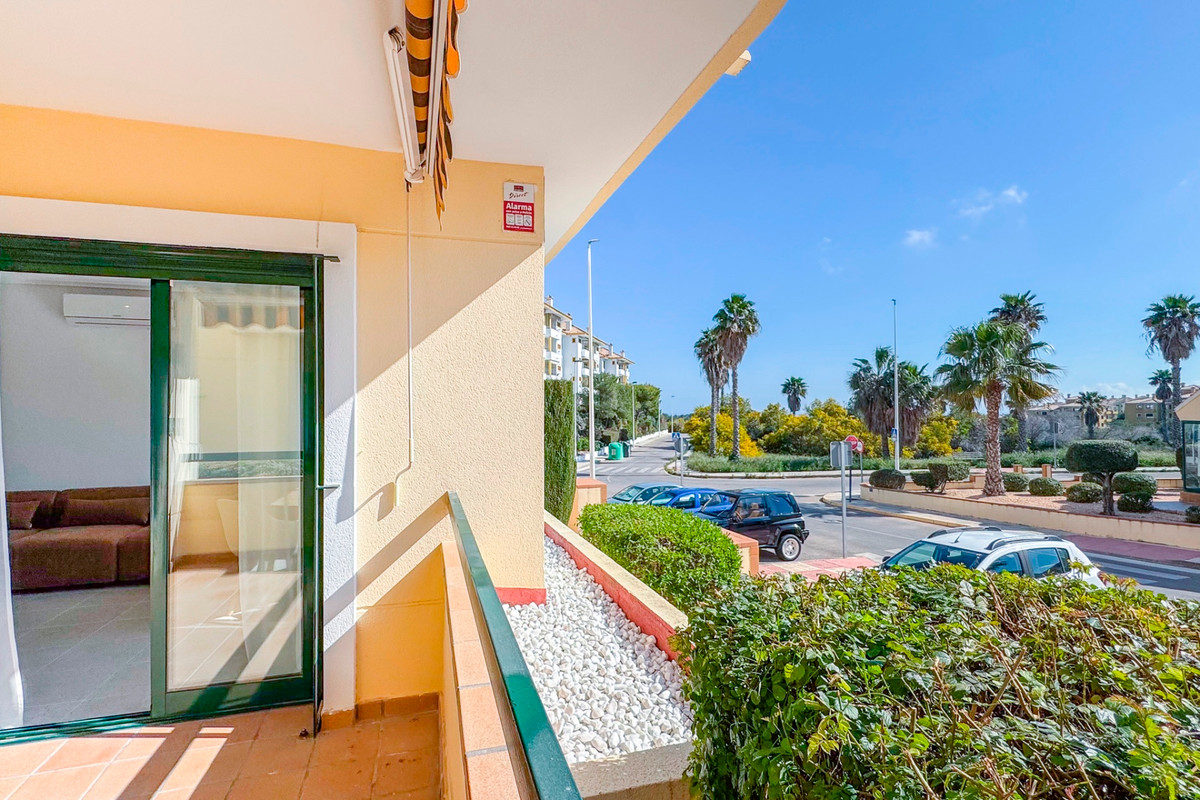 For sale - 2 Bedroom 2 Bathroom Apartment - Ground Floor Apartment in Orihuela - Lomas De Campoamor  - Alicante