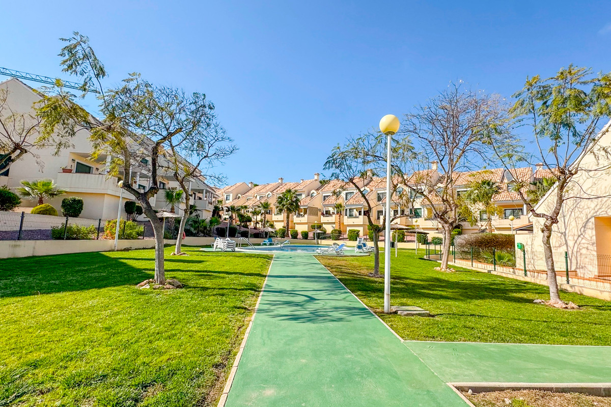For sale - 2 Bedroom 2 Bathroom Apartment - Ground Floor Apartment in Orihuela - Lomas De Campoamor  - Alicante