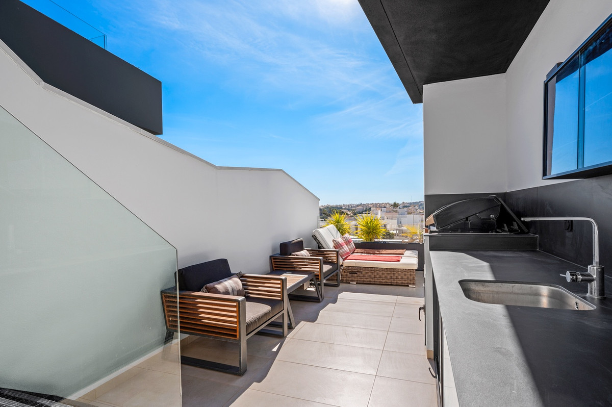 For sale - 3 Bedroom 2 Bathroom Apartment - Penthouse in Orihuela - Villamartin  - Alicante