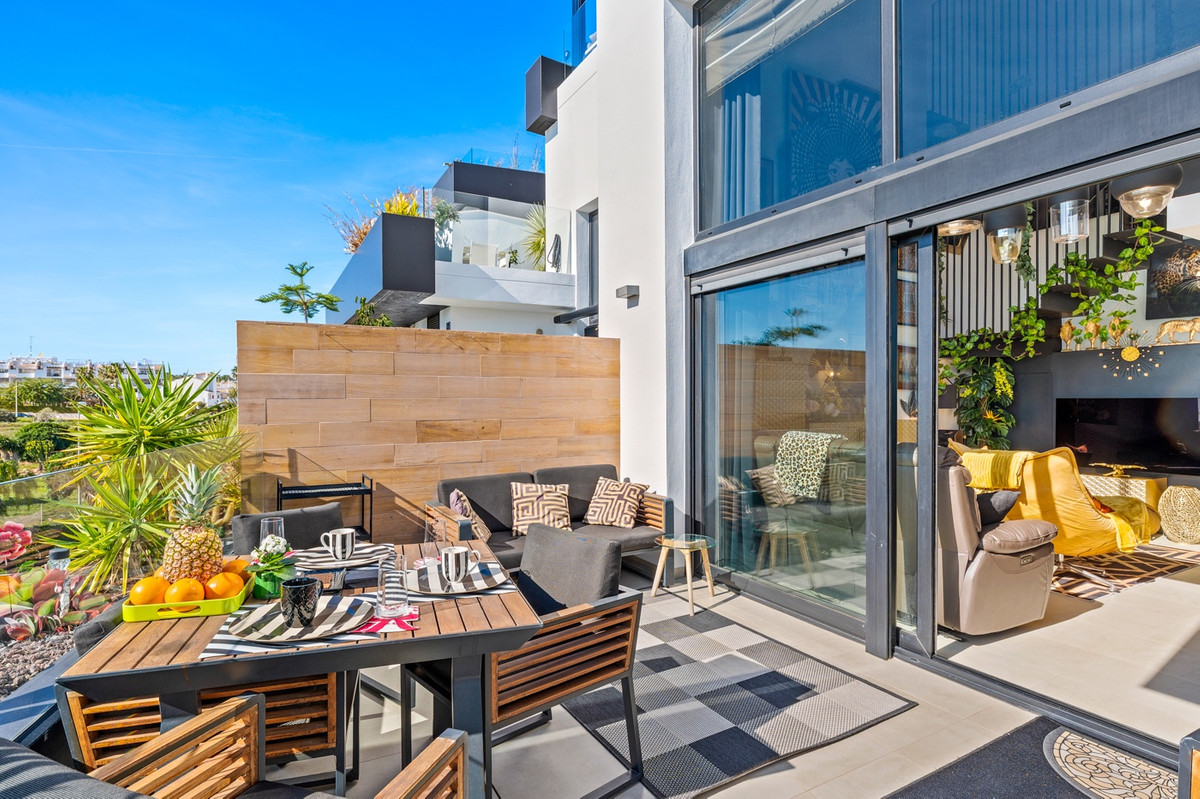 For sale - 3 Bedroom 2 Bathroom Apartment - Penthouse in Orihuela - Villamartin  - Alicante