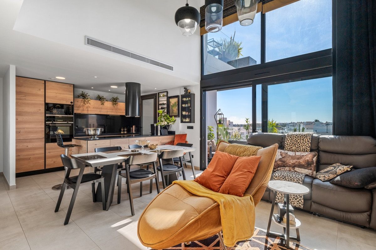 For sale - 3 Bedroom 2 Bathroom Apartment - Penthouse in Orihuela - Villamartin  - Alicante