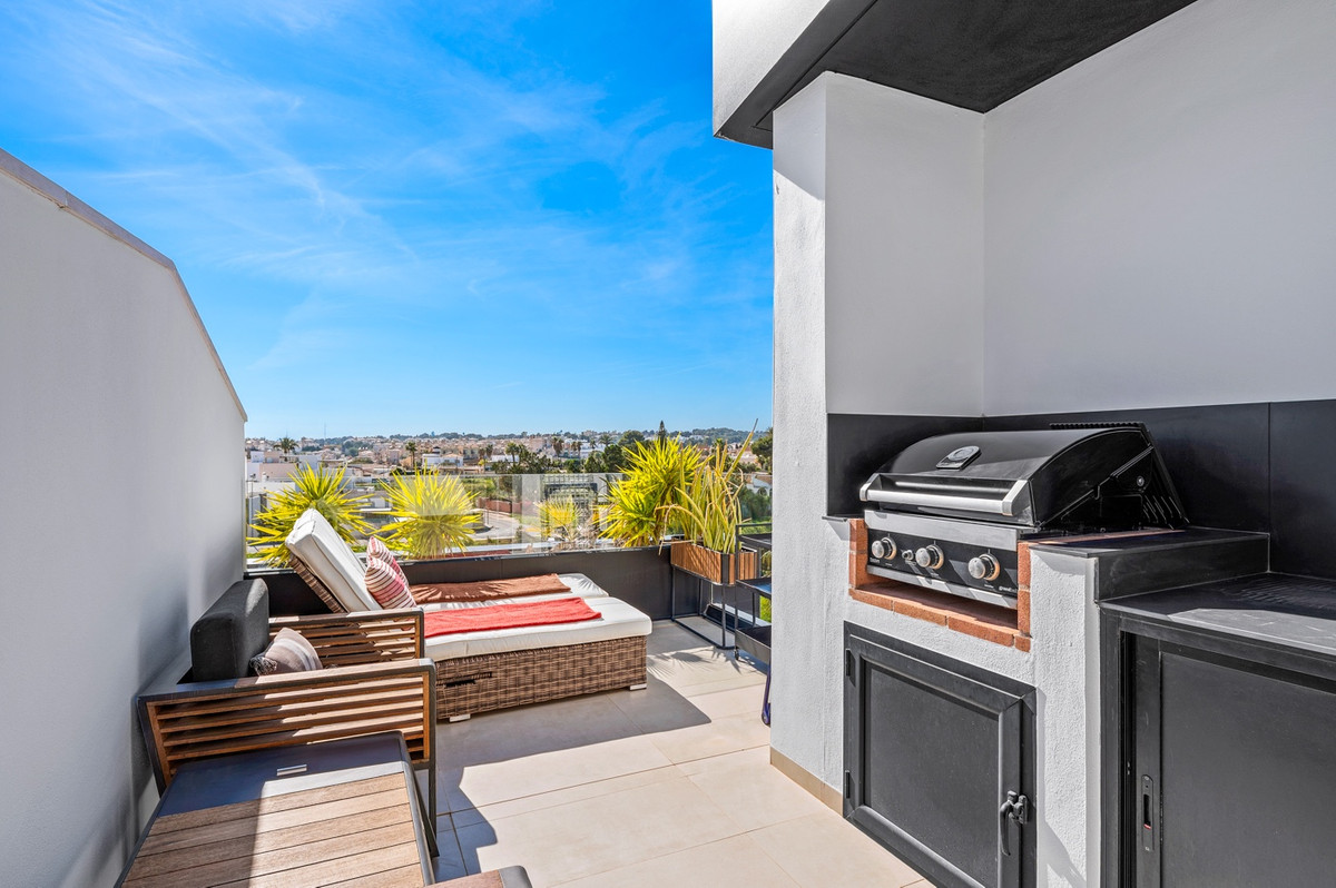 For sale - 3 Bedroom 2 Bathroom Apartment - Penthouse in Orihuela - Villamartin  - Alicante