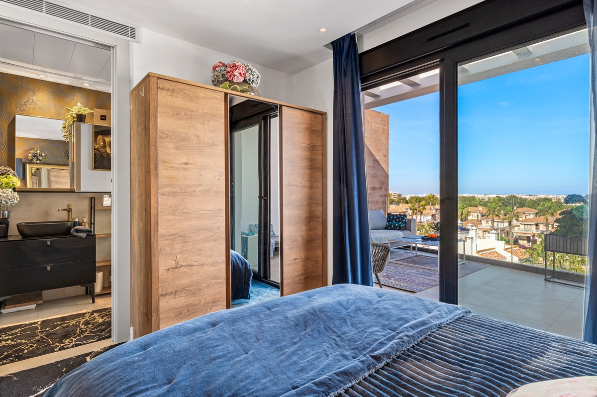 For sale - 3 Bedroom 2 Bathroom Apartment - Penthouse in Orihuela - Villamartin  - Alicante