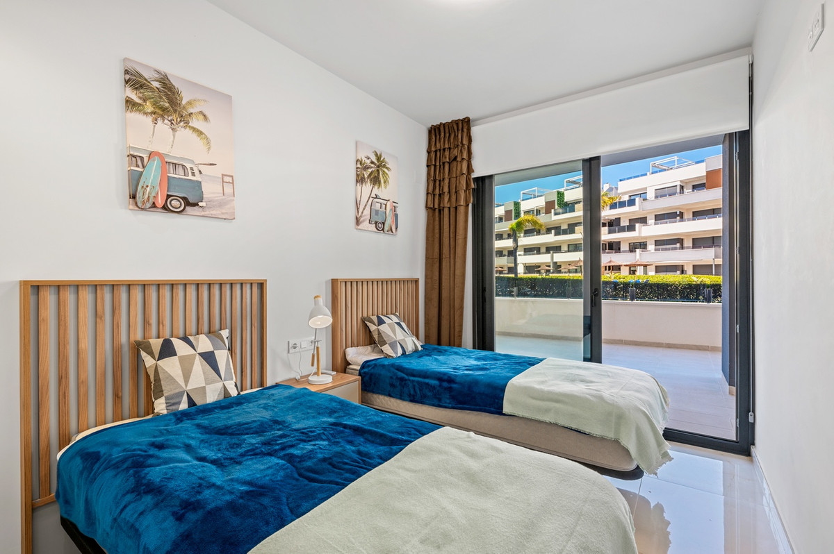 For sale - 3 Bedroom 2 Bathroom Apartment - Ground Floor Apartment in Orihuela - Playa Flamenca  - Alicante