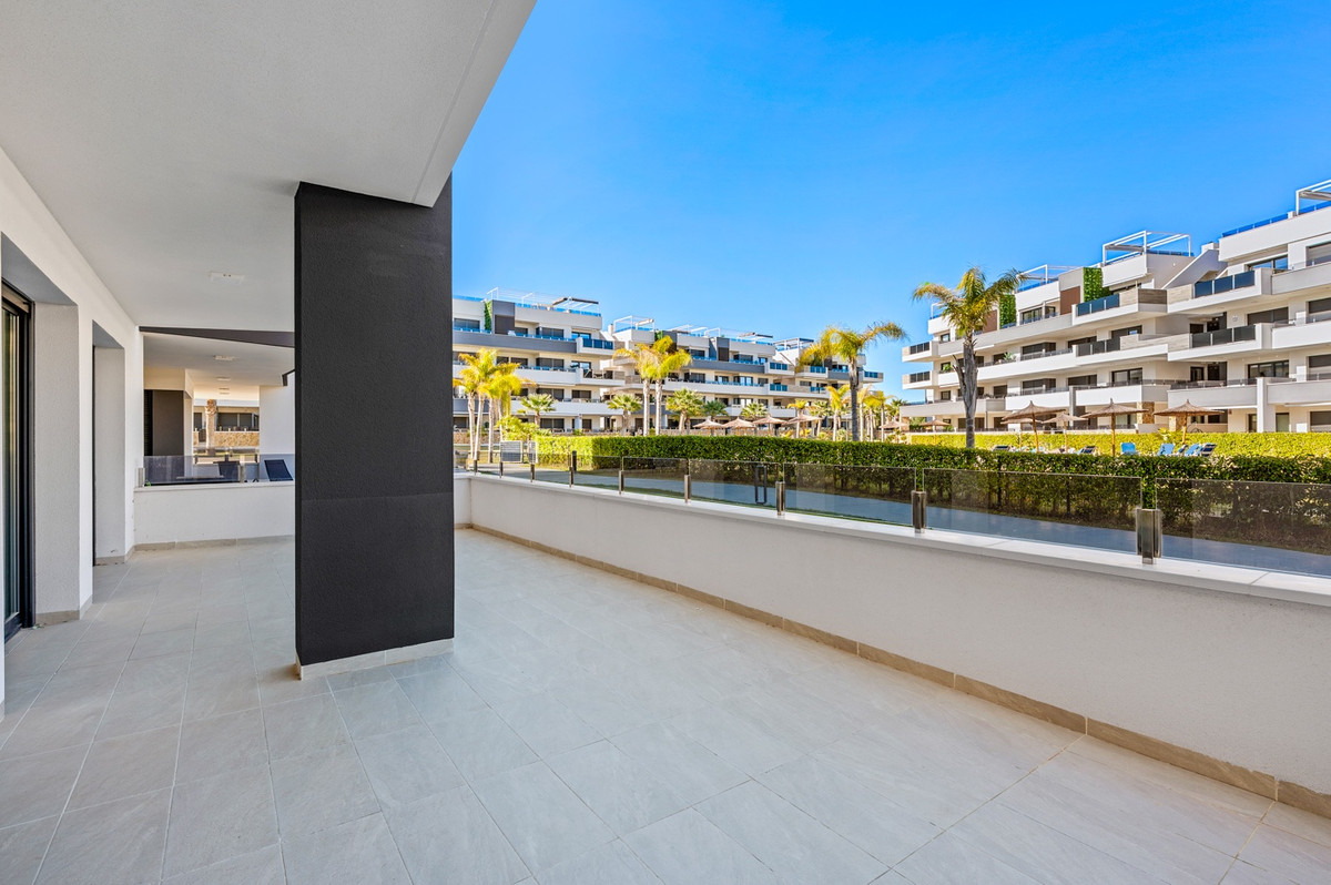 For sale - 3 Bedroom 2 Bathroom Apartment - Ground Floor Apartment in Orihuela - Playa Flamenca  - Alicante