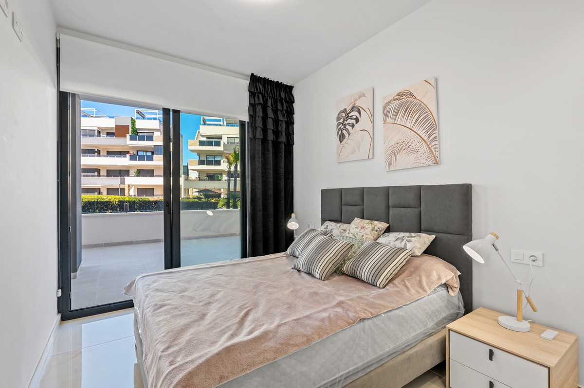 For sale - 3 Bedroom 2 Bathroom Apartment - Ground Floor Apartment in Orihuela - Playa Flamenca  - Alicante