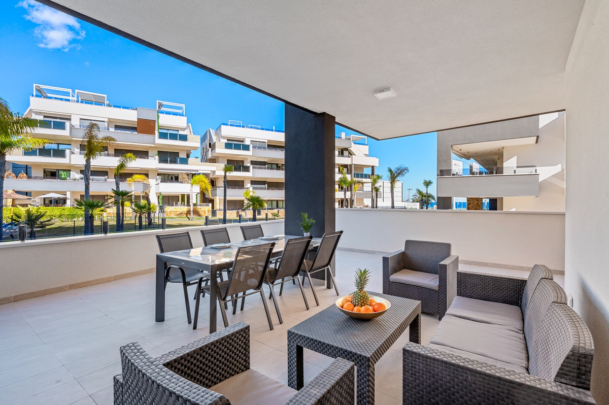 For sale - 3 Bedroom 2 Bathroom Apartment - Ground Floor Apartment in Orihuela - Playa Flamenca  - Alicante