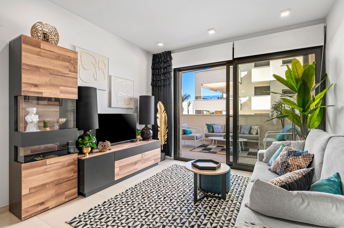 For sale - 3 Bedroom 2 Bathroom Apartment - Ground Floor Apartment in Orihuela - Playa Flamenca  - Alicante