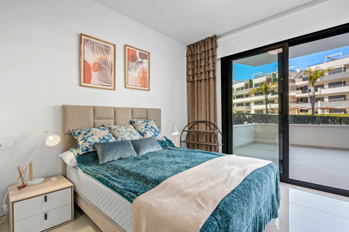 For sale - 3 Bedroom 2 Bathroom Apartment - Ground Floor Apartment in Orihuela - Playa Flamenca  - Alicante