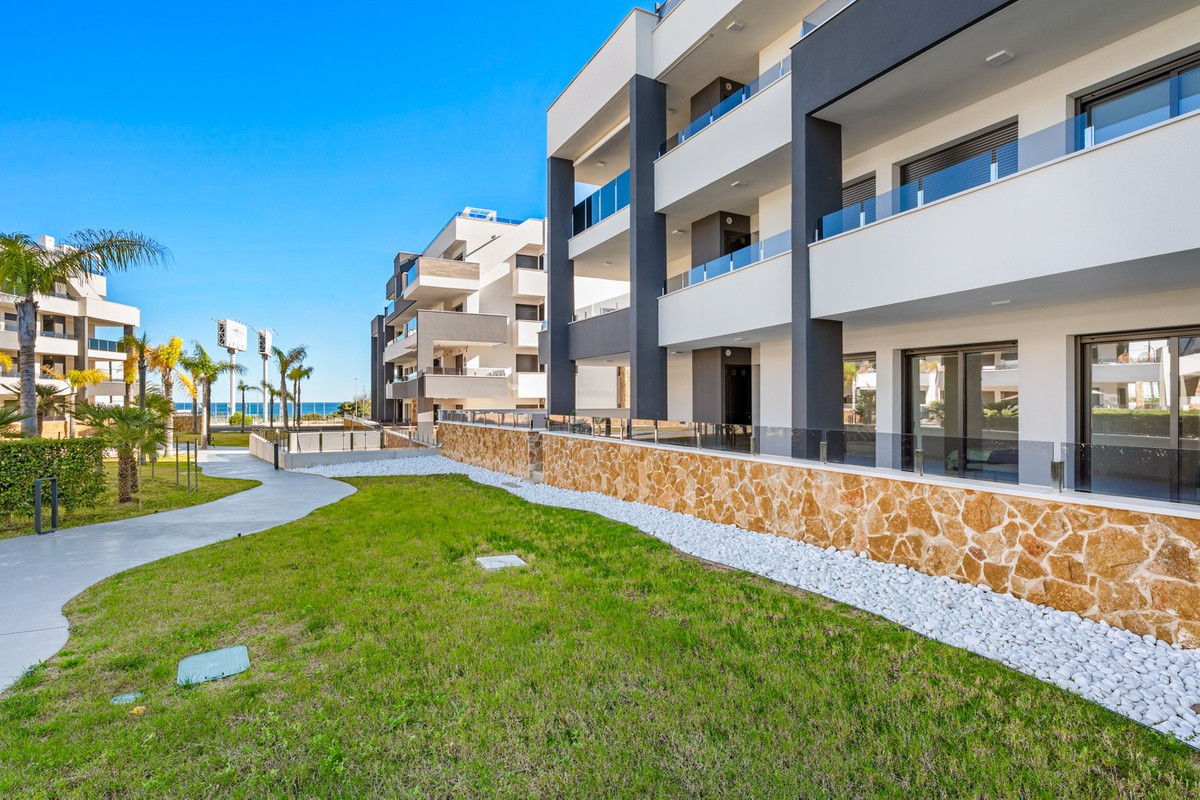For sale - 3 Bedroom 2 Bathroom Apartment - Ground Floor Apartment in Orihuela - Playa Flamenca  - Alicante