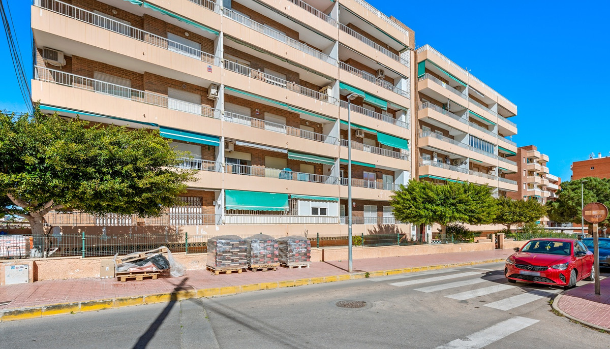 For sale - 2 Bedroom 1 Bathroom Apartment - Penthouse in Orihuela - Punta Prima  - Alicante