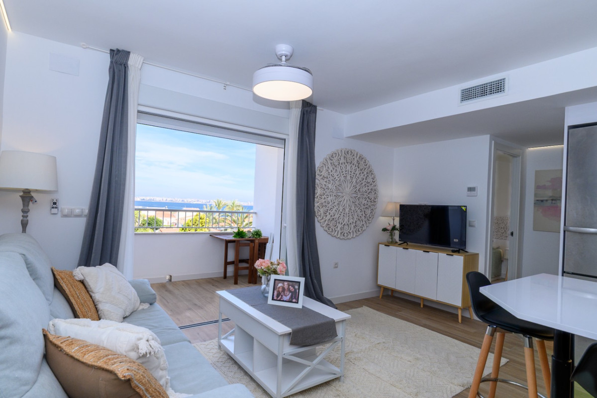 For sale - 3 Bedroom 2 Bathroom Apartment - Middle Floor Apartment in Orihuela - Punta Prima  - Alicante
