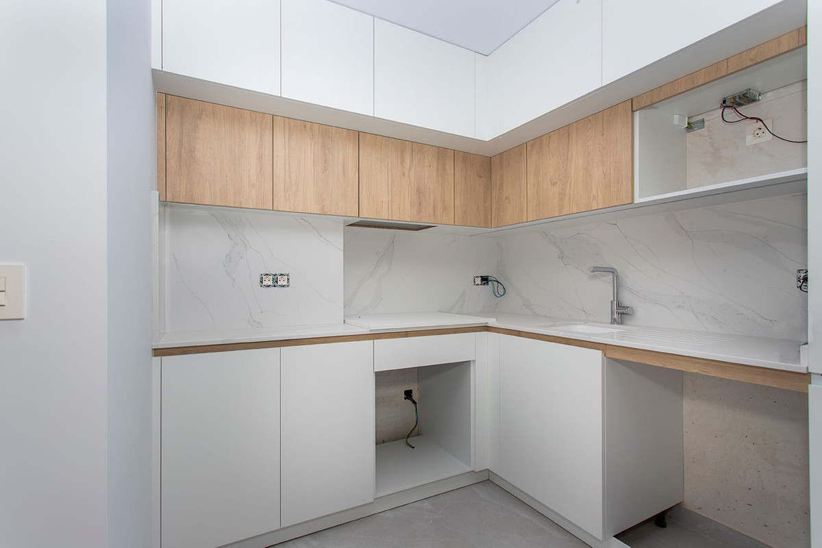For sale - 2 Bedroom 2 Bathroom Apartment - Middle Floor Apartment in Torrevieja - Torrevieja Centro  - Alicante
