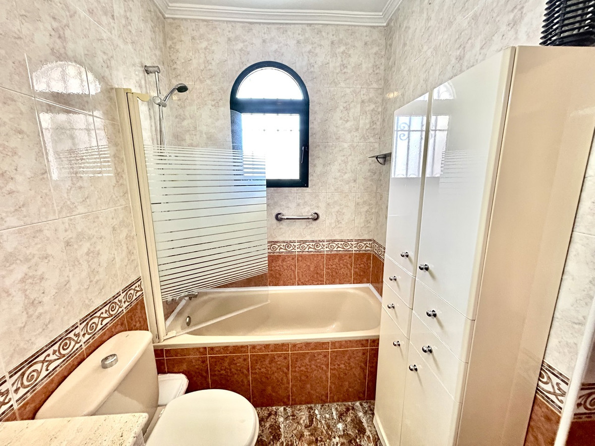 For sale - 3 Bedroom 2 Bathroom House - Townhouse in Orihuela - La Zenia  - Alicante