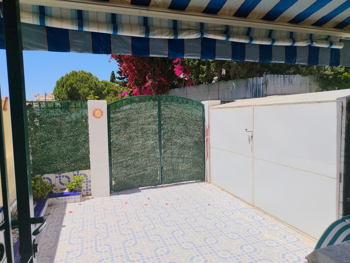 For sale - 3 Bedroom 2 Bathroom House - Townhouse in Orihuela - La Zenia  - Alicante