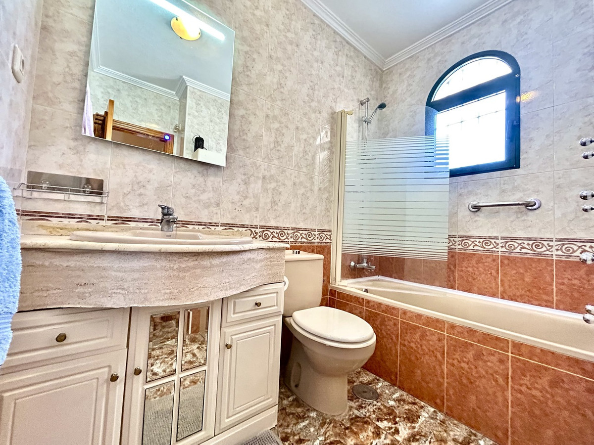 For sale - 3 Bedroom 2 Bathroom House - Townhouse in Orihuela - La Zenia  - Alicante
