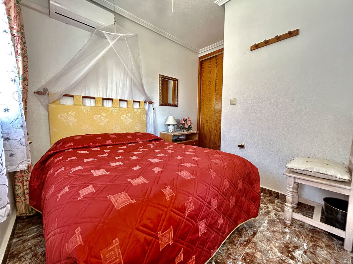 For sale - 3 Bedroom 2 Bathroom House - Townhouse in Orihuela - La Zenia  - Alicante