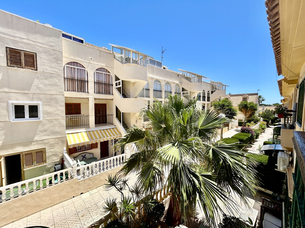 For sale - 3 Bedroom 2 Bathroom House - Townhouse in Orihuela - La Zenia  - Alicante
