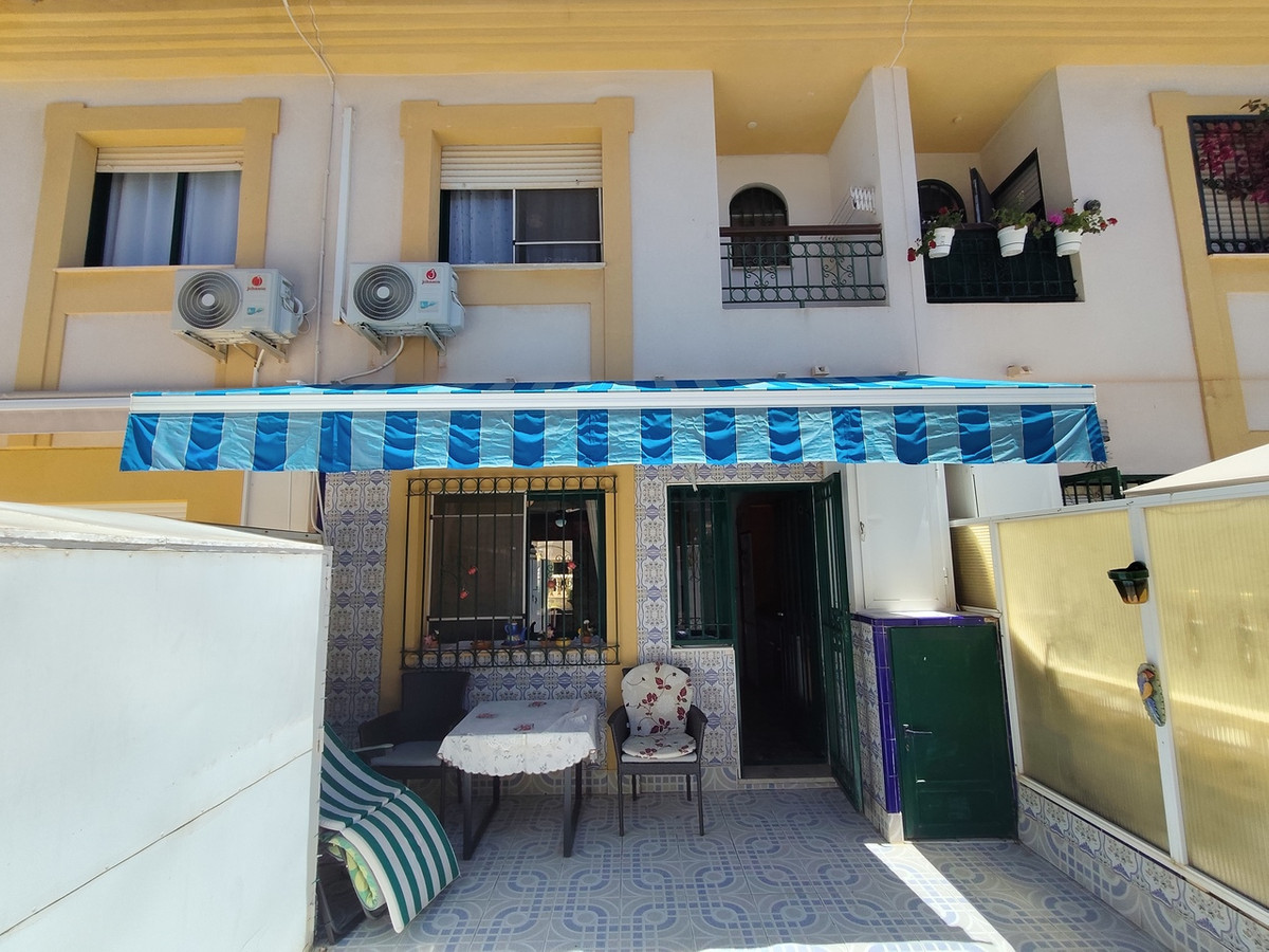 For sale - 3 Bedroom 2 Bathroom House - Townhouse in Orihuela - La Zenia  - Alicante