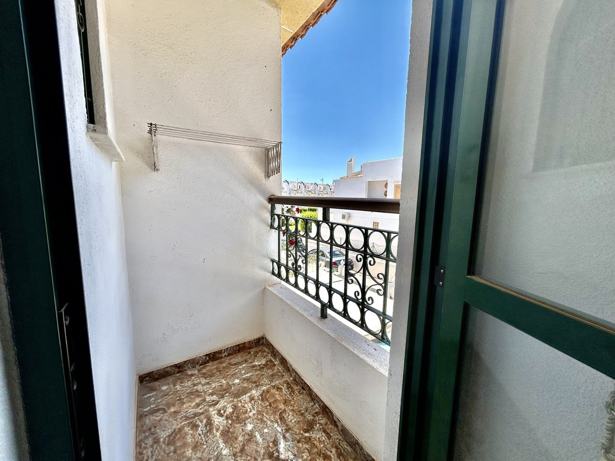 For sale - 3 Bedroom 2 Bathroom House - Townhouse in Orihuela - La Zenia  - Alicante