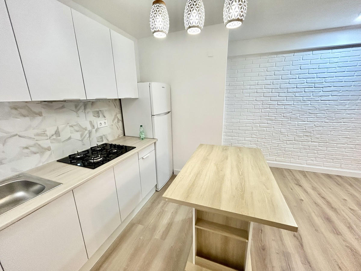 For sale - 3 Bedroom 1 Bathroom Apartment - Middle Floor Apartment in Torrevieja - Torrevieja Centro  - Alicante