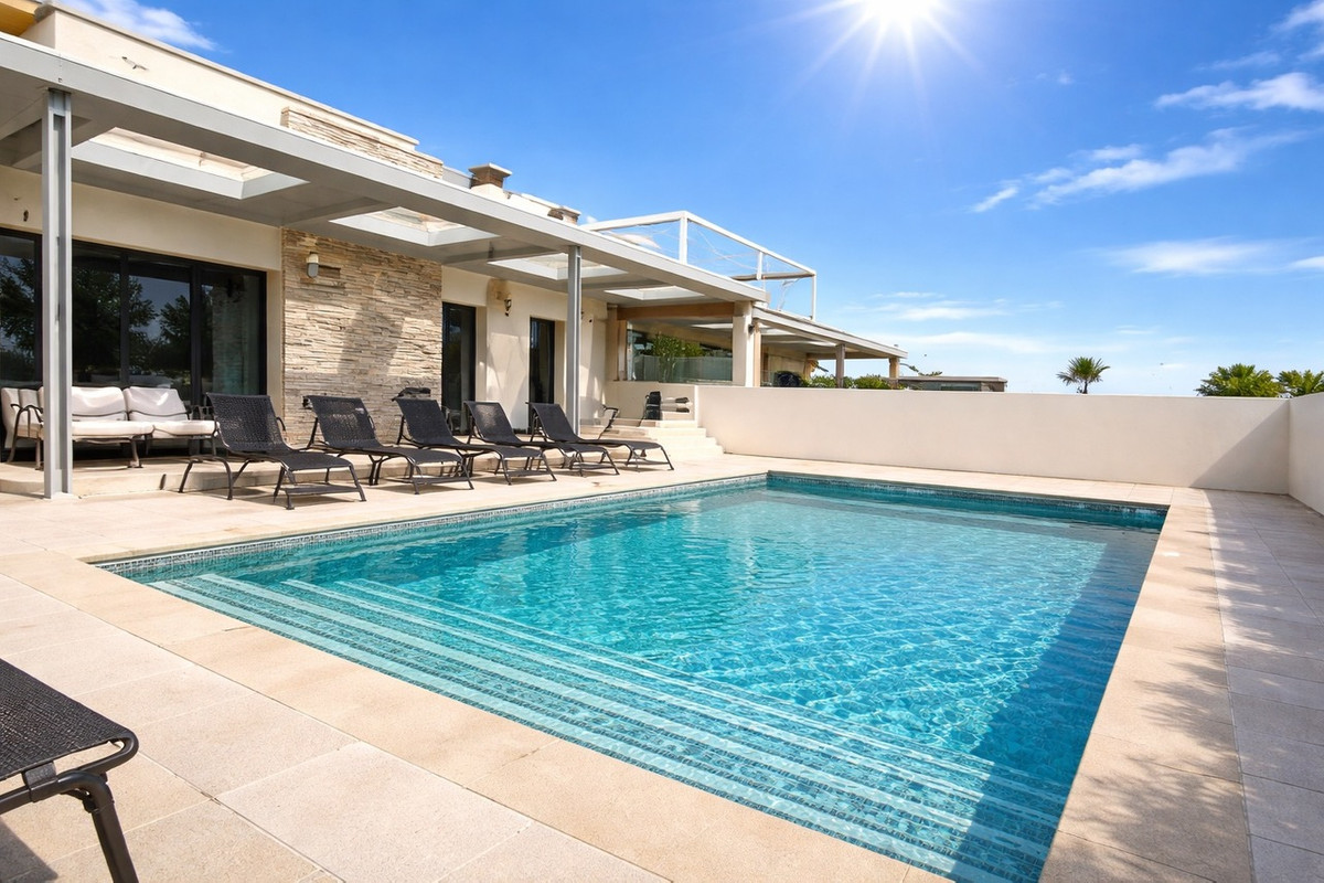 For sale - 5 Bedroom 4 Bathroom House - Detached Villa in Orihuela - Los Balcones  - Alicante