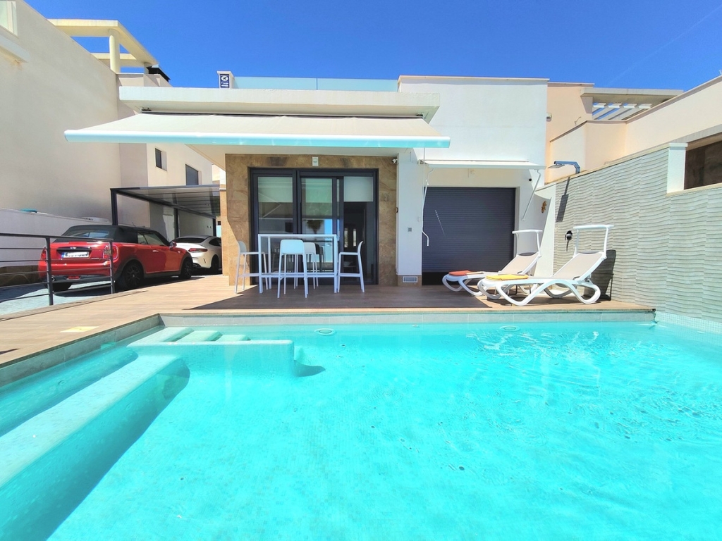 3 Bedroom 2 Bathroom House - Detached Villa in San Miguel de Salinas