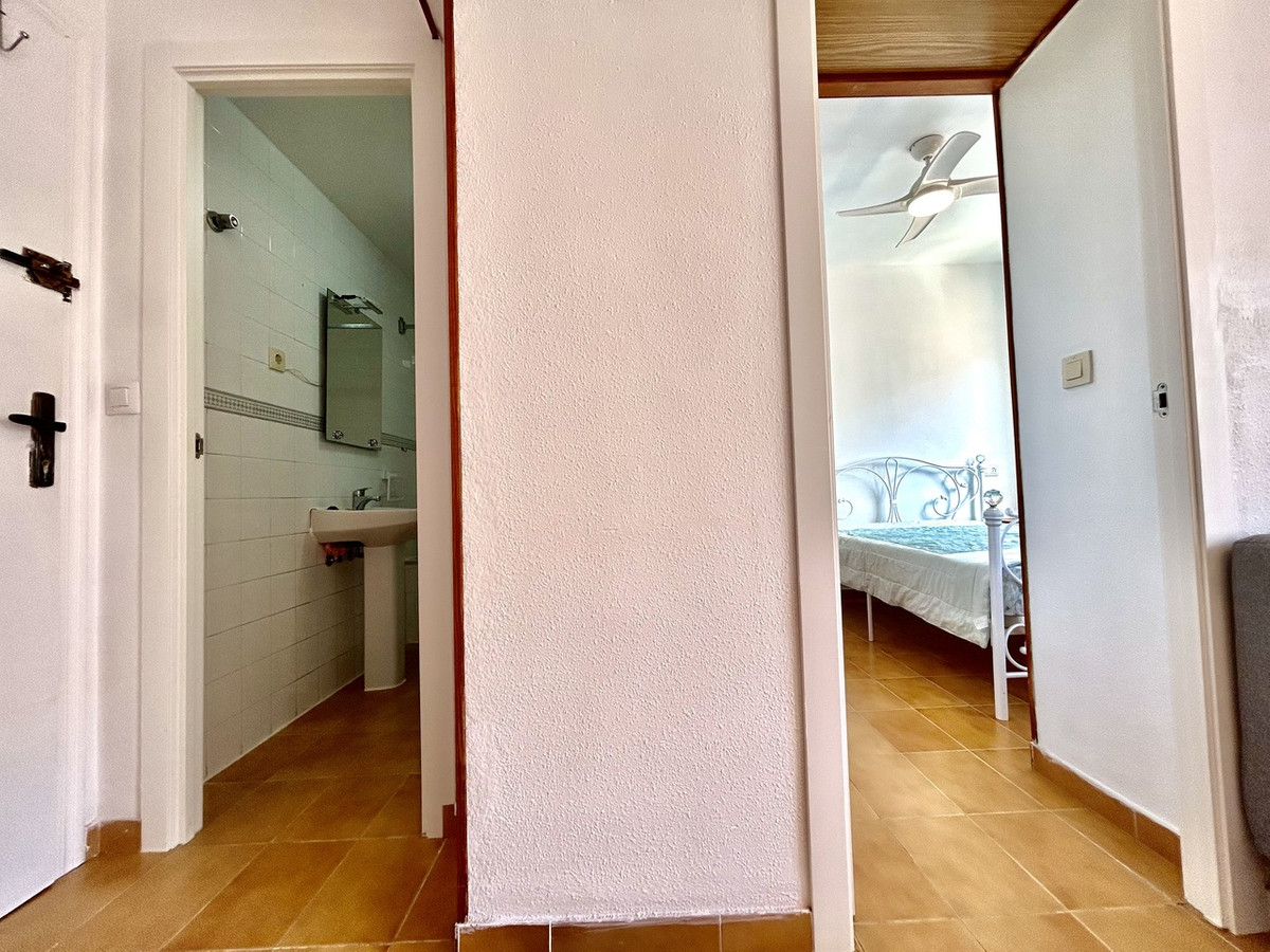 For sale - 1 Bedroom 1 Bathroom Apartment - Middle Floor Apartment in Torrevieja - Torrevieja Centro  - Alicante