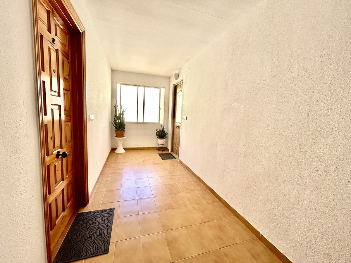 For sale - 1 Bedroom 1 Bathroom Apartment - Middle Floor Apartment in Torrevieja - Torrevieja Centro  - Alicante