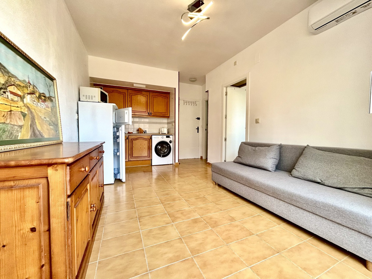 For sale - 1 Bedroom 1 Bathroom Apartment - Middle Floor Apartment in Torrevieja - Torrevieja Centro  - Alicante