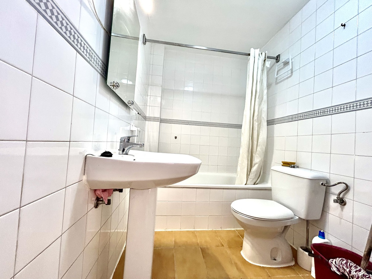 For sale - 1 Bedroom 1 Bathroom Apartment - Middle Floor Apartment in Torrevieja - Torrevieja Centro  - Alicante