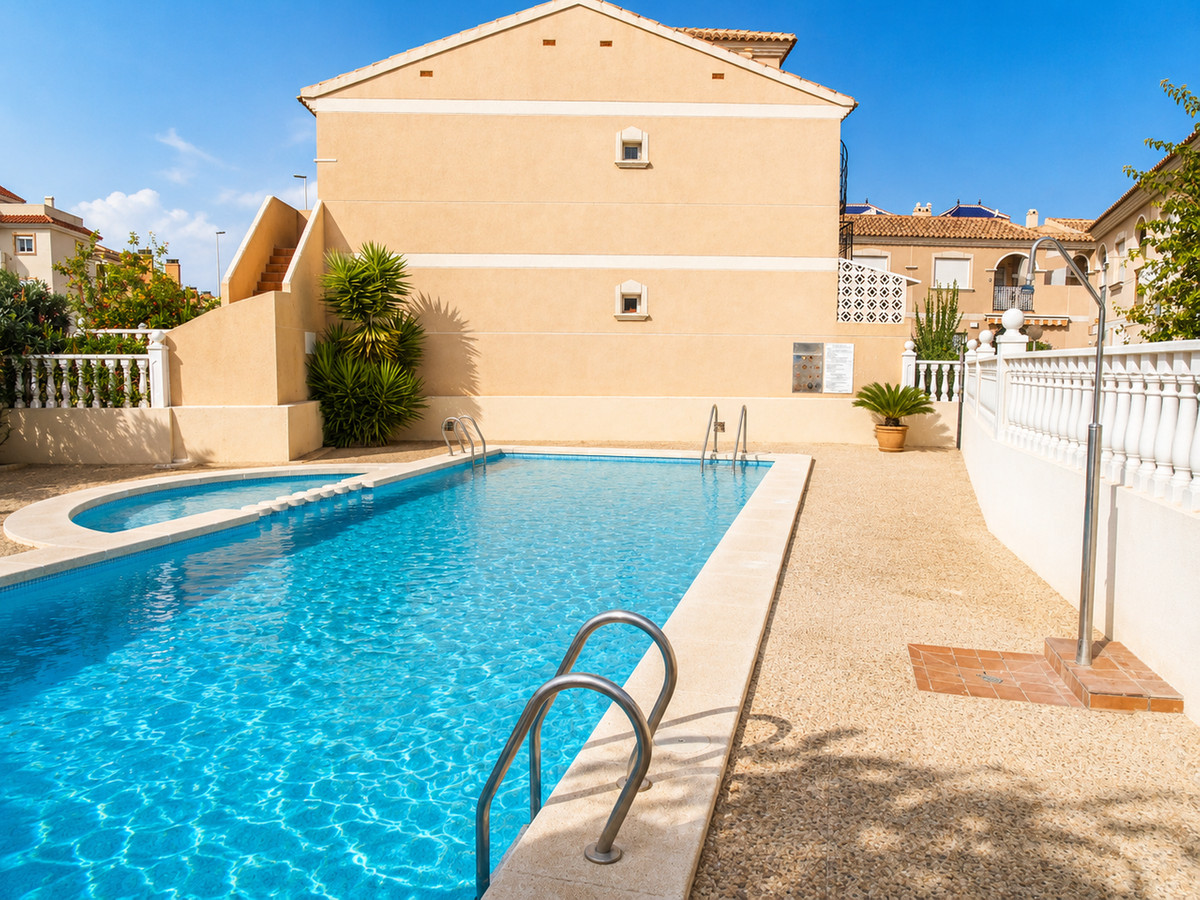 For sale - 2 Bedroom 1 Bathroom Penthouse in La Zenia  - La Zenia  - Alicante
