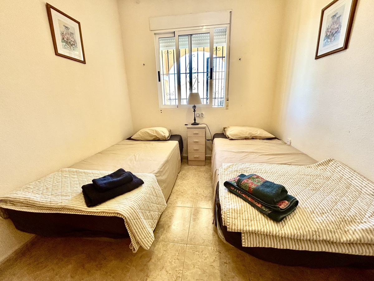 For sale - 2 Bedroom 1 Bathroom Penthouse in La Zenia  - La Zenia  - Alicante