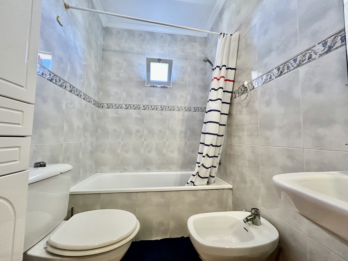 For sale - 2 Bedroom 1 Bathroom Penthouse in La Zenia  - La Zenia  - Alicante